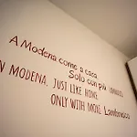 Lambrusco Monolocale Vicino Al Centro Di Universita E Policlinico モデナ