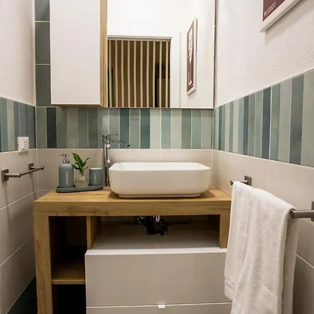 Lambrusco - Vicino-near Centre, Università, Policlinico *