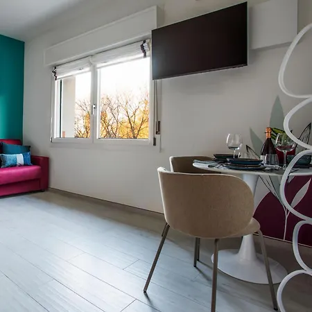 Lambrusco - Vicino-near Centre, Università, Policlinico Modena