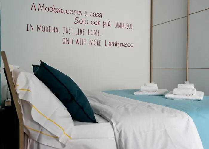 Lambrusco Monolocale Vicino Al Centro Di Universita E Policlinico アパート モデナ