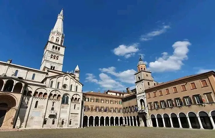 Lambrusco Monolocale Vicino Al Centro Di Universita E Policlinico アパート モデナ