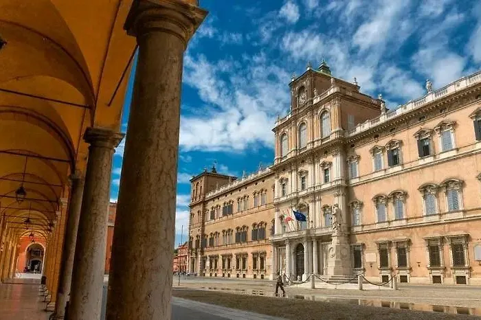 Lambrusco Monolocale Vicino Al Centro Di Universita E Policlinico モデナ